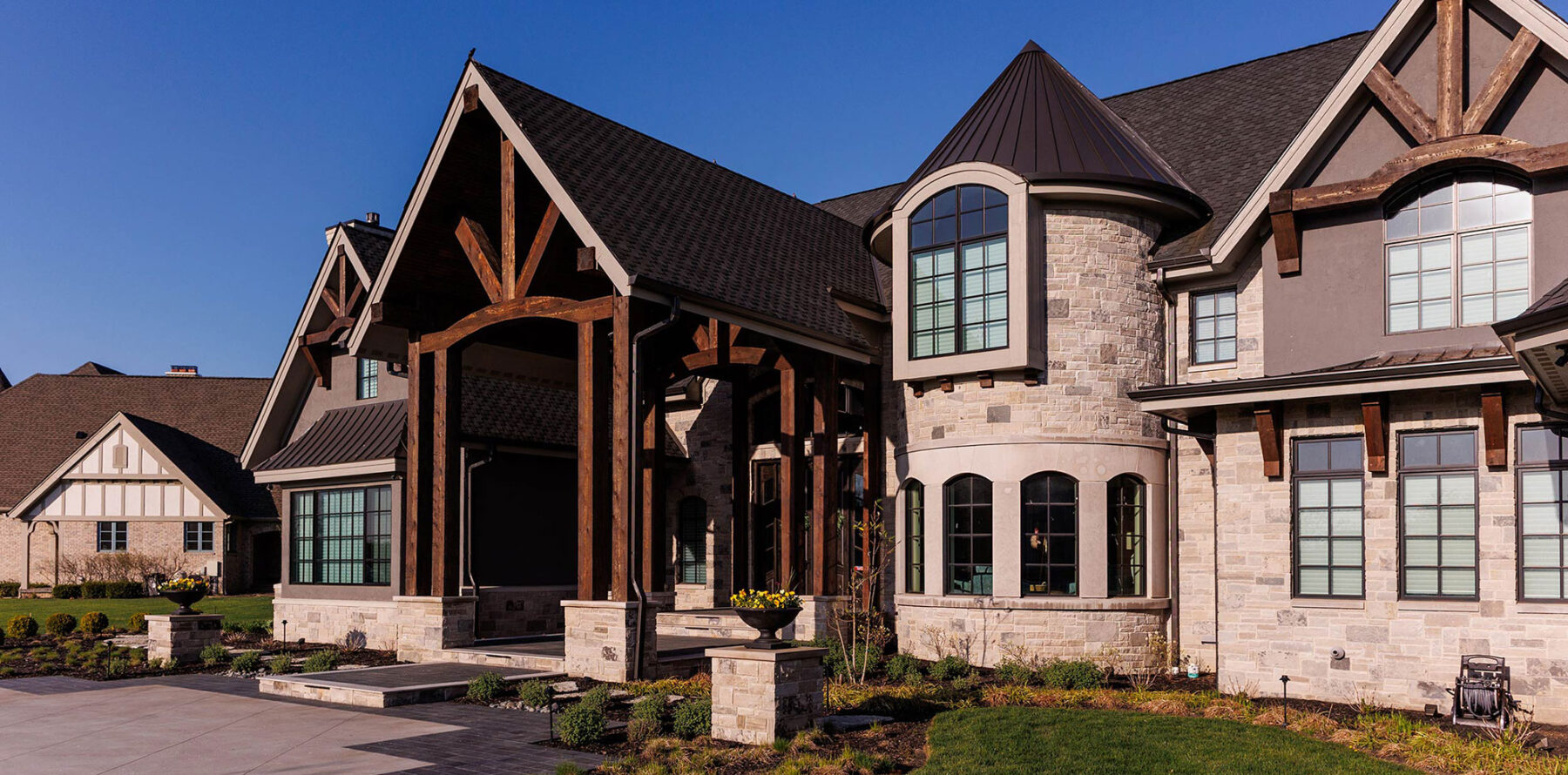 exterior of a home with a Rademann Stone veneer.