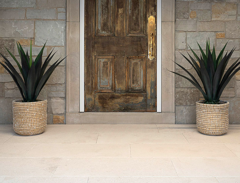 Close up of an exterior door of a home with a fine Rademann Stone veneer.